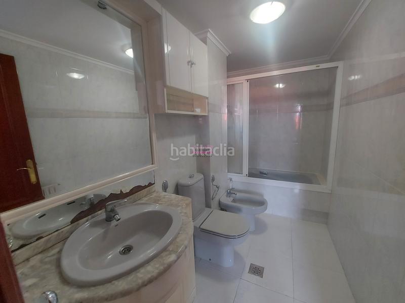 Foto 166402fc-fb83-4de3-b465-2d1d346af5a6. Affitto appartamento con parcheggio in O Castro Vigo