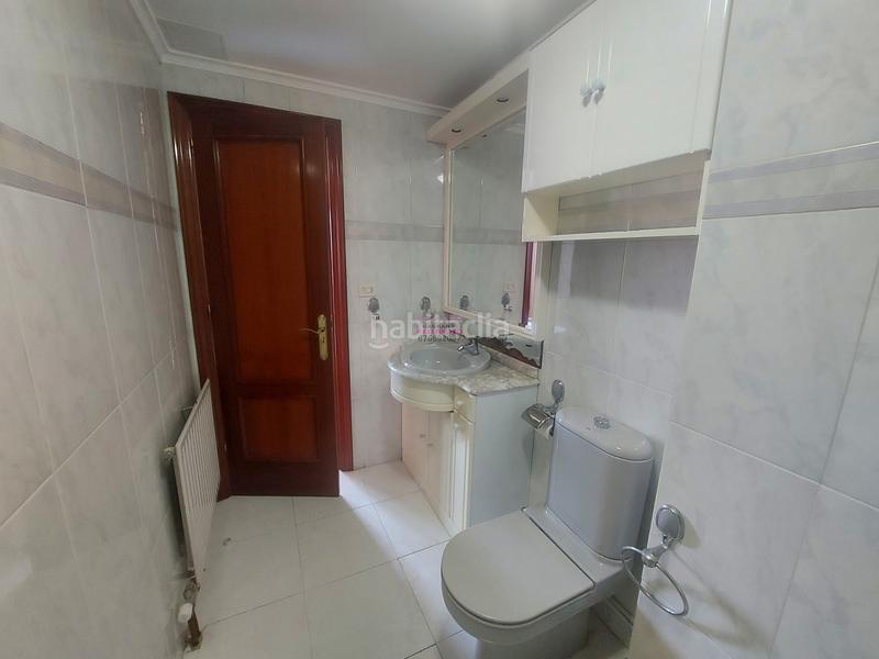 Foto c8085120-e144-45b2-8e0f-4d378e4da7f4. Miete etagenwohnung mit parking in O Castro Vigo