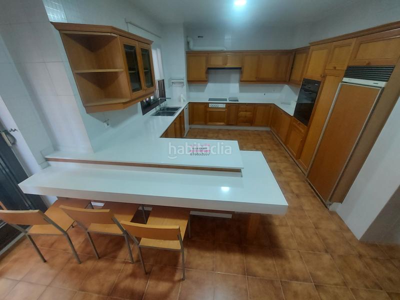 Foto 09eb2374-7f44-4b9d-b509-a07ff0f80c2f. Alquiler piso zona centro . parking y trastero en Vigo