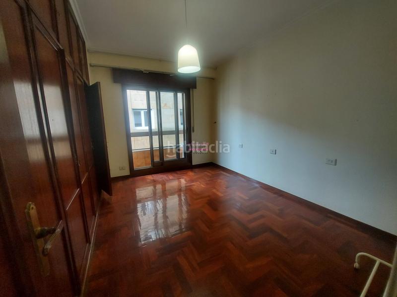 Foto 09f0d9a1-173c-4a87-8204-8a84a0155b71. Alquiler piso zona centro . parking y trastero en Vigo
