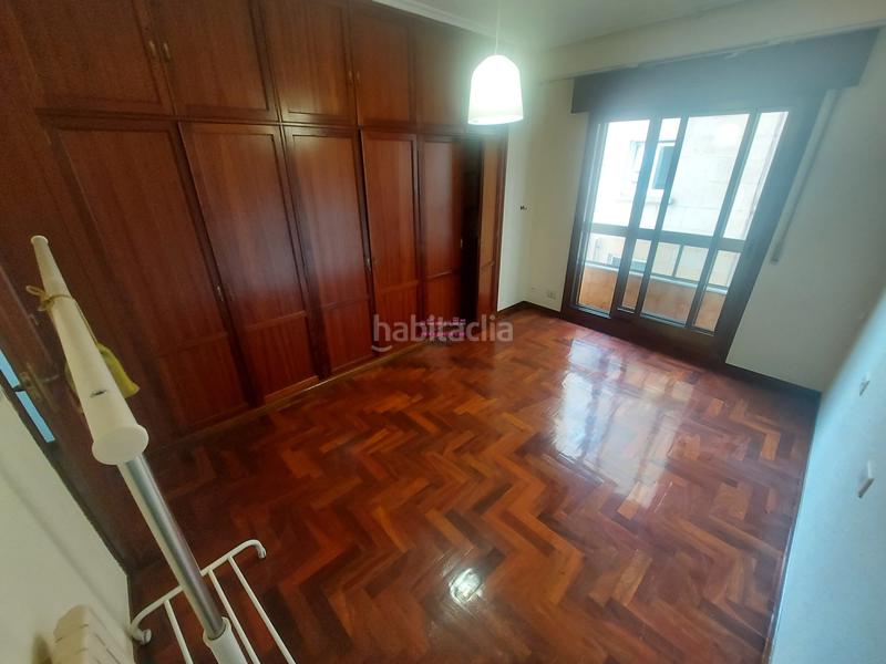 Foto 15f98611-2cde-44e6-bac9-2175fc9610bf. Alquiler piso zona centro . parking y trastero en Vigo