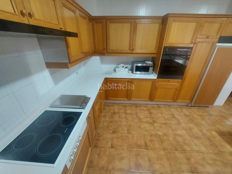 Foto 16ab9e84-4a0f-4de2-963a-11e4a7d69364. Alquiler piso zona centro . parking y trastero en Vigo