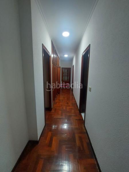 Foto f3c45114-7ba5-4f1a-9377-eb32bb37c74a. Alquiler piso zona centro . parking y trastero en Vigo