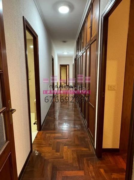 Foto 0d61aa2e-e34d-4f7f-8cae-62093538a474. Location appartement avec parking dans Centro - Areal Vigo