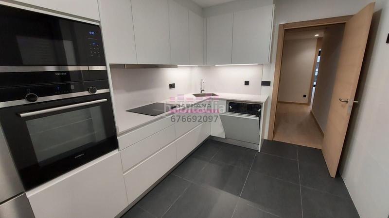Foto 9901badf-dd5d-46b7-ad96-4aae2ba8c569. Alquiler piso en Centro - Areal Vigo