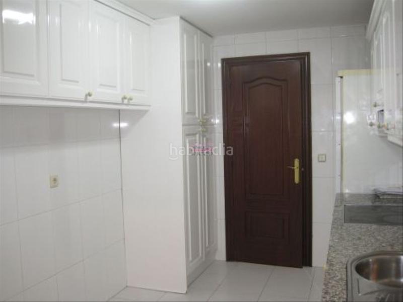 Foto ebf3be0a-a0e3-43e8-a27e-8dd9a514dd06. Lloguer pis amb aparcament a Centro - Areal Vigo
