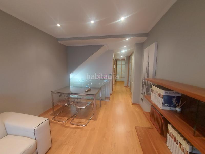 Foto 5eec49c2-21ce-4d24-bb7b-c27308c2c582. Alquiler dúplex excelente duplex nuevo situado en la centrica calle urzaiz en Vigo