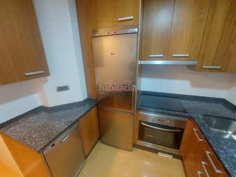 Foto d0b26a28-412f-483c-b81c-e2c482f7fcb3. Alquiler piso plaza de la miñoca - excelentes calidades en Vigo