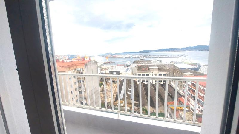 Foto 1c5cc62f-5850-4b86-8790-24dc335c94a0. Rent flat in rúa do conde de torrecedeira 84 in Berbés - Peritos Vigo