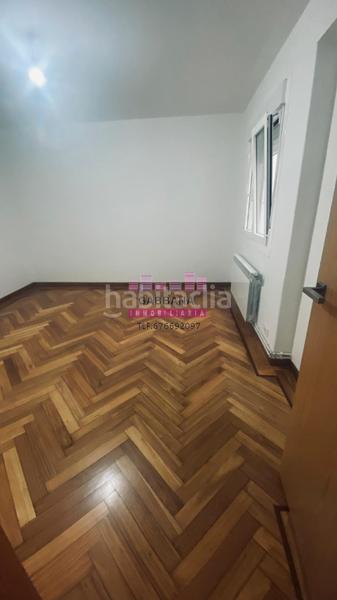 Foto bcb8aaf4-d834-49a3-9b33-61572d6e2f01. Alquiler piso en rúa do conde de torrecedeira 84 en Vigo