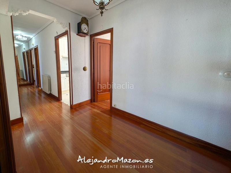 Foto 0bfcbd97-58b9-4fb1-8daa-e604367ff444. Piso en la ronda 48 vistas al mar. 4 habitaciones, terraza y garaje en Castro - Urdiales