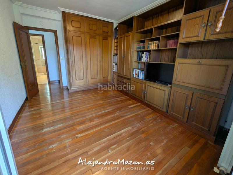 Foto c0cdce0f-e55f-484d-ba48-80664299be99. Piso en la ronda 48 vistas al mar. 4 habitaciones, terraza y garaje en Castro - Urdiales