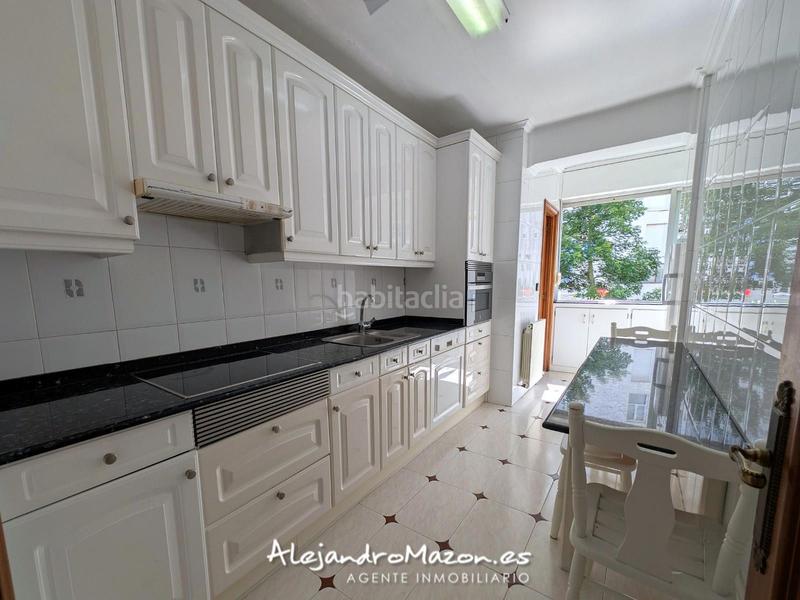Foto dea1723d-1918-498a-9959-d982964b3611. Piso en la ronda 48 vistas al mar. 4 habitaciones, terraza y garaje en Castro - Urdiales
