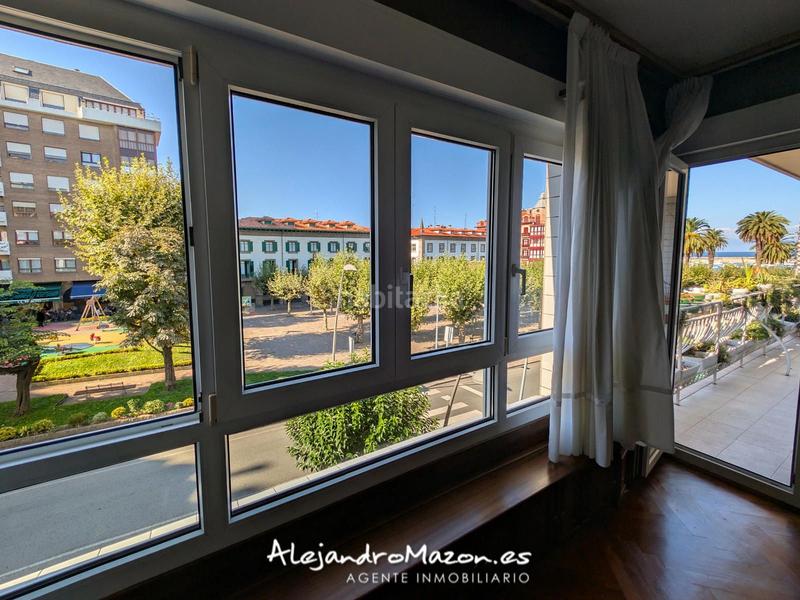 Foto f01c7919-d8e6-4394-aa99-786358661898. Piso en la ronda 48 vistas al mar. 4 habitaciones, terraza y garaje en Castro - Urdiales
