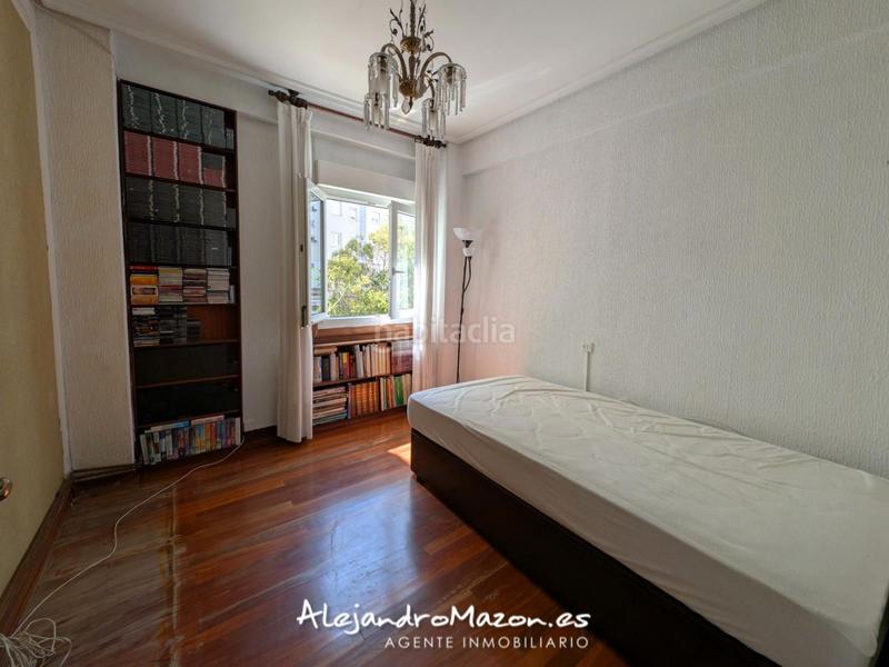 Foto f5a7f2f2-4886-4788-bfc9-810314efe792. Piso en la ronda 48 vistas al mar. 4 habitaciones, terraza y garaje en Castro - Urdiales