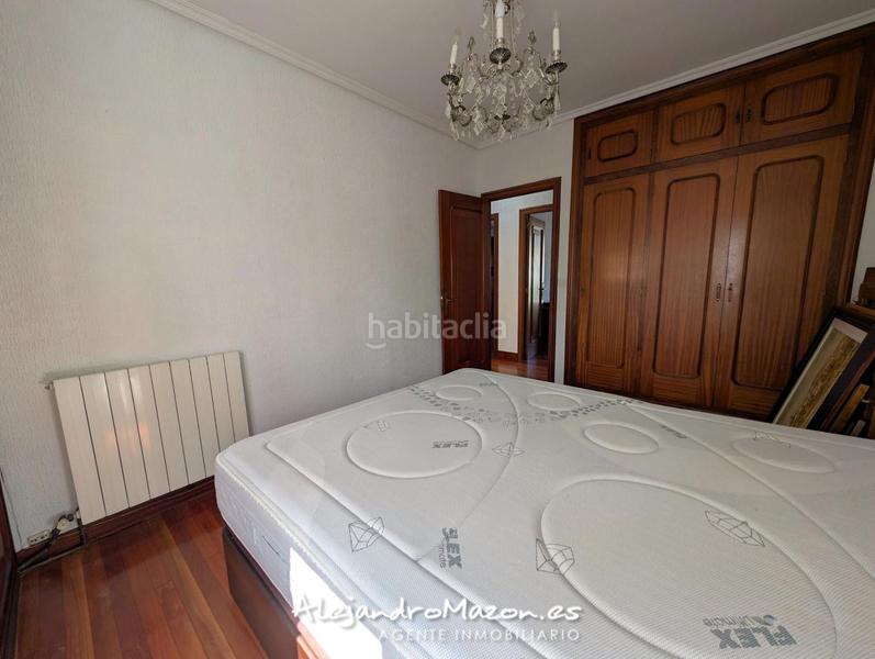 Foto fa58da0e-9980-4cd8-ab2b-f715d96263c0. Piso en la ronda 48 vistas al mar. 4 habitaciones, terraza y garaje en Castro - Urdiales