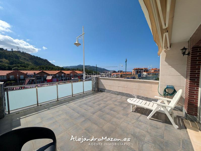 Foto 5fb55ada-7e56-4976-b844-8e5bbfb5b8e2. Casa adosada en españa 4 en la zona alta de Cotolino. amplias y soleadas terrazas. en Castro - Urdiales