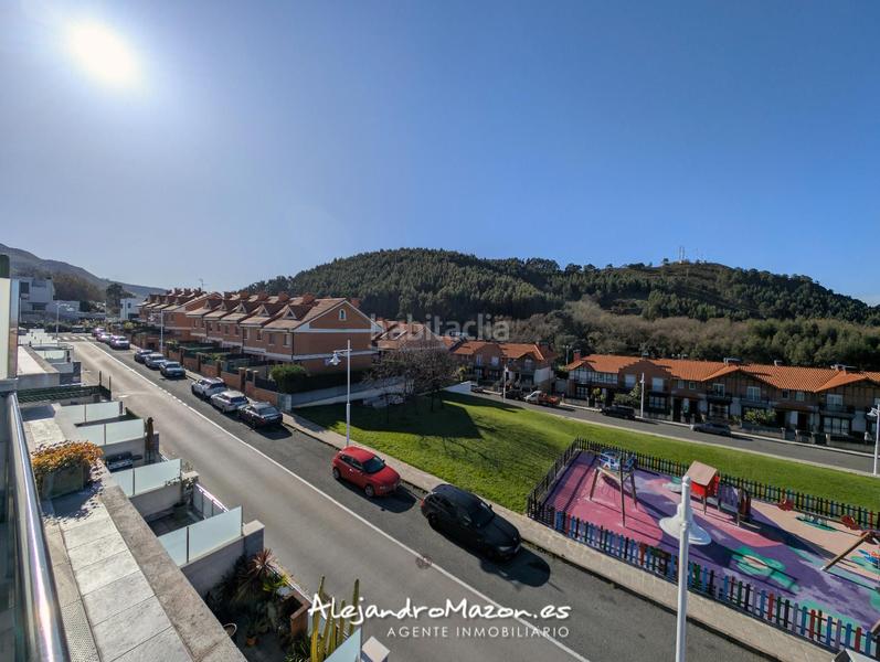 Foto 9d4e53d2-3088-4789-8974-f0f9ea7f65ed. Casa adosada en españa 4 en la zona alta de Cotolino. amplias y soleadas terrazas. en Castro - Urdiales