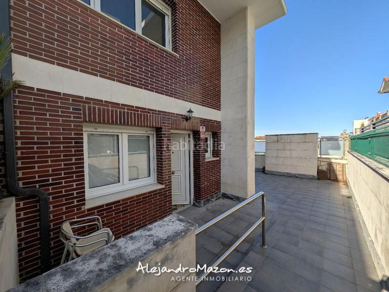 Foto b141e50f-7201-4974-9be2-5939854b9847. Casa adosada en españa 4 en la zona alta de Cotolino. amplias y soleadas terrazas. en Castro - Urdiales