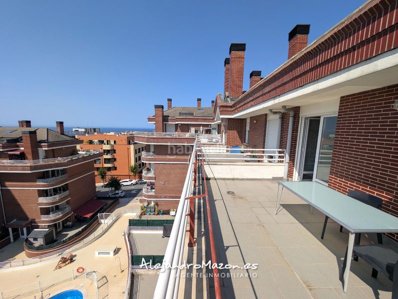 Foto f89ebe1f-2d55-46b7-b1cc-e3f59d670435. Àtic a 8 de marzo 11 a Cotolino Castro - Urdiales