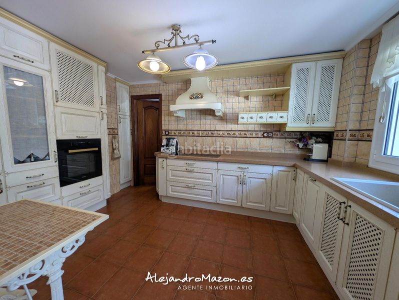 Foto 16b2aa69-fa48-469e-bfba-6c4e5e1202af. Casa adossada a sámano 85b a Samano Castro - Urdiales