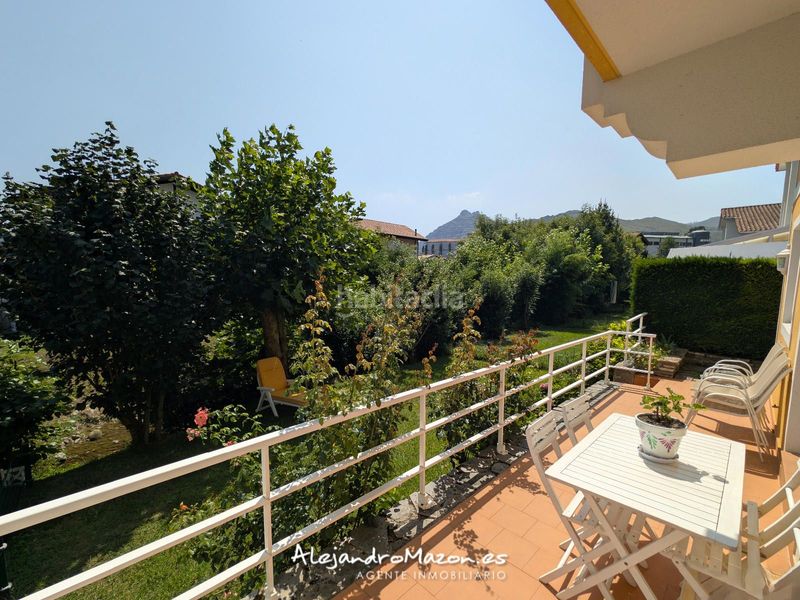 Foto 541c8963-49f4-4049-9668-413bc28bc130. Casa adossada a sámano 85b a Samano Castro - Urdiales