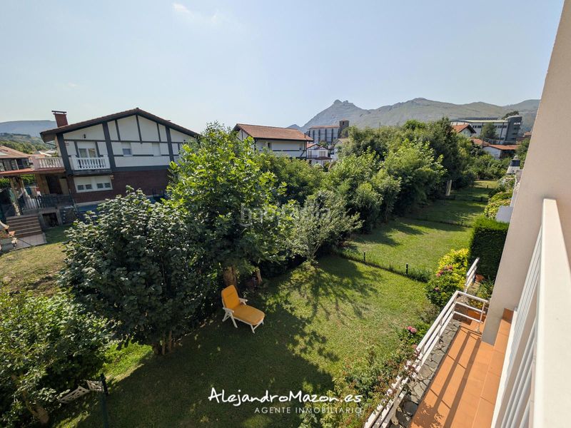 Foto a385287f-bdee-45af-8bdb-9d92b8c4e123. Casa adossada a sámano 85b a Samano Castro - Urdiales