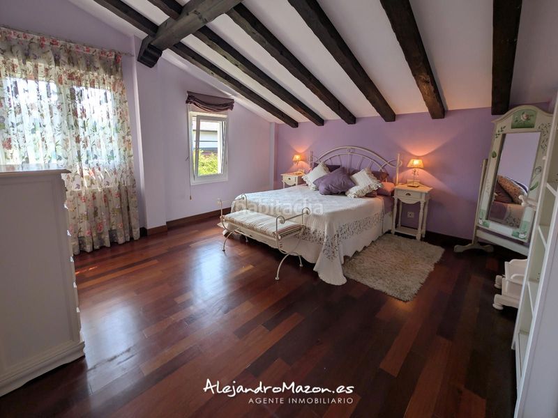 Foto c7712583-97d0-4602-a62a-43698dc20480. Casa adossada a sámano 85b a Samano Castro - Urdiales