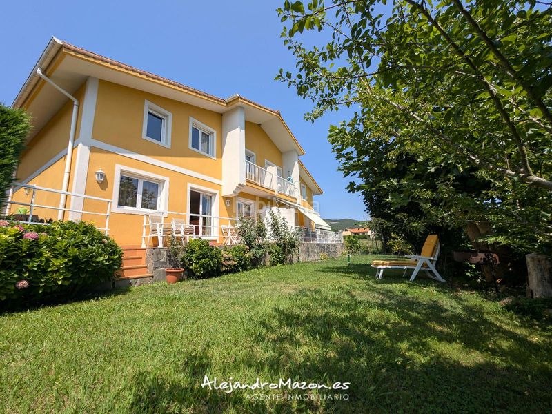 Foto e51075e2-30e3-4fd7-864a-e6eeabdb9e30. Casa adossada a sámano 85b a Samano Castro - Urdiales