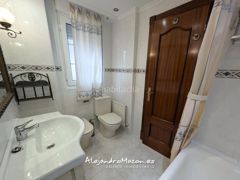 Foto 40de255e-b024-4bf0-99a8-2609079f36b6. Lloguer pis a ataulfo argenta 6 a Cotolino Castro - Urdiales