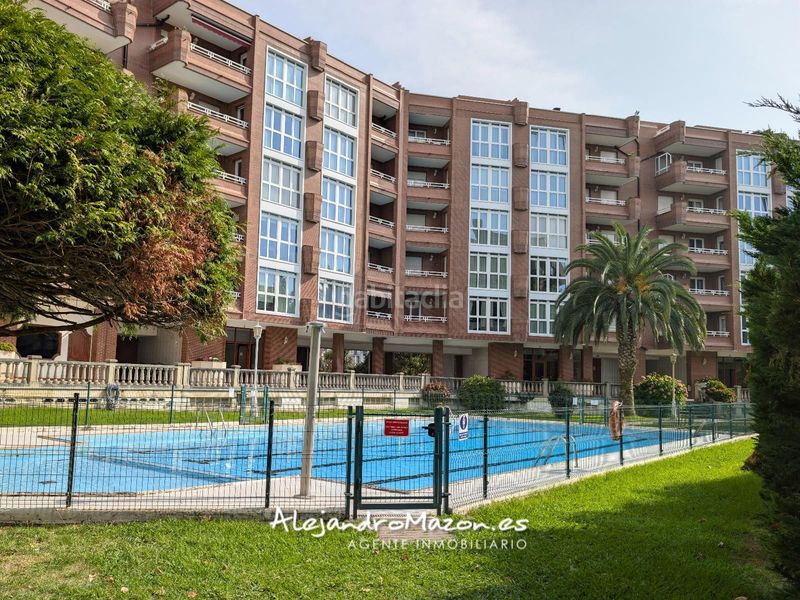 Foto 7b0fccf5-3087-45ef-8d99-763aed82df55. Pis amb calefacció aparcament piscina a Brazomar Castro - Urdiales