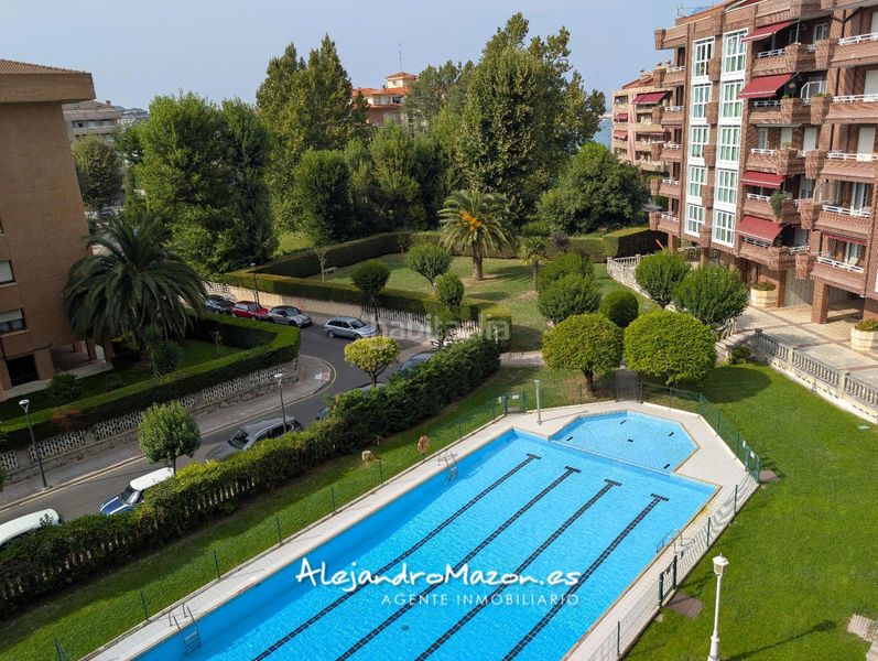 Foto 9d5572ce-aa4b-41f8-a3ce-b0492cf91644. Pis amb calefacció aparcament piscina a Brazomar Castro - Urdiales