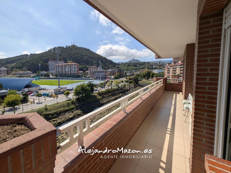 Foto a42d1727-e148-40b4-8b71-fbbb51351a48. Pis amb calefacció aparcament piscina a Brazomar Castro - Urdiales
