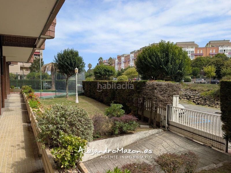 Foto b854b430-e63b-41a0-800e-f58acaacbc16. Pis amb calefacció aparcament piscina a Brazomar Castro - Urdiales