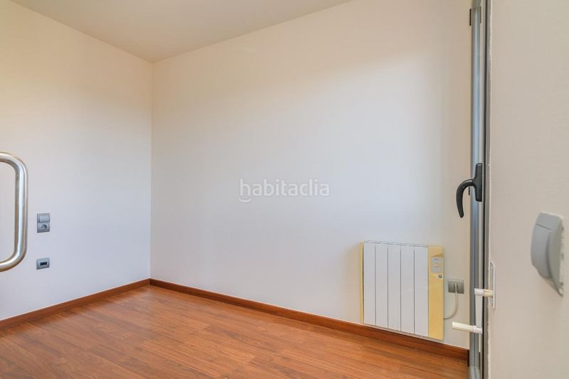 Foto 57300648-aef2-4cda-b3bc-2003070a2239. Pis amb aparcament a Santpedor