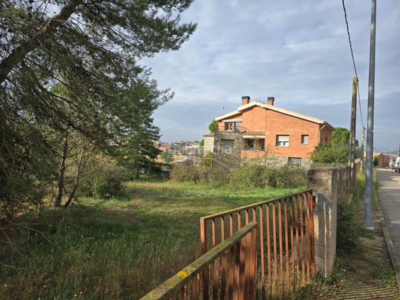 Foto b8dad79b-aa95-4cb1-941e-b78a3a6f0dd4. Terreny residencial a Navarcles