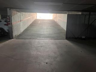 Affitto Posto auto  Calle amadeu vives. Últimas plazas de alquiler para coche
