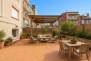 Flat  Calle de sant josep. Pis amb gran terrassa i pàrquing al carrer sant josep de manresa