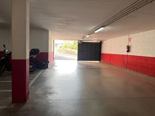 Car parking  Calle vinya de la. Plaza de parquing amplia y con muy buen acceso