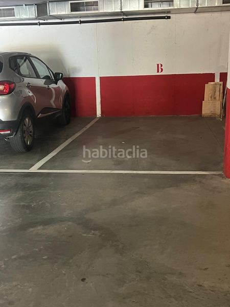 Foto 591c0596-bf4c-4831-b29c-cd03d48da3b5. Aparcament cotxe a Callús