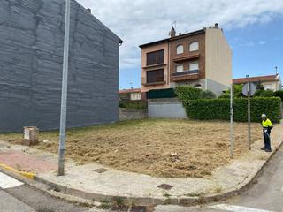 Terreny residencial a Calle joan miro 6. 2 parcelas urbanas en avinyo