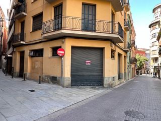 Geschäftsraum in Calle sant domenec 1. Local ideal para restauracion   esquinero muy comercial    plaça