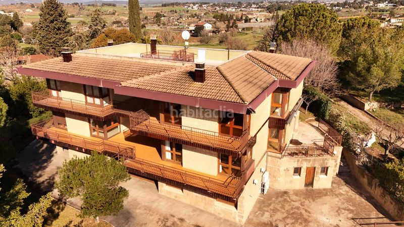 Foto 17988c0a-d8d4-4128-9da0-837af11b10ea. Casa amb calefacció aparcament piscina a bases de Manresa - carretera de santpedor Manresa