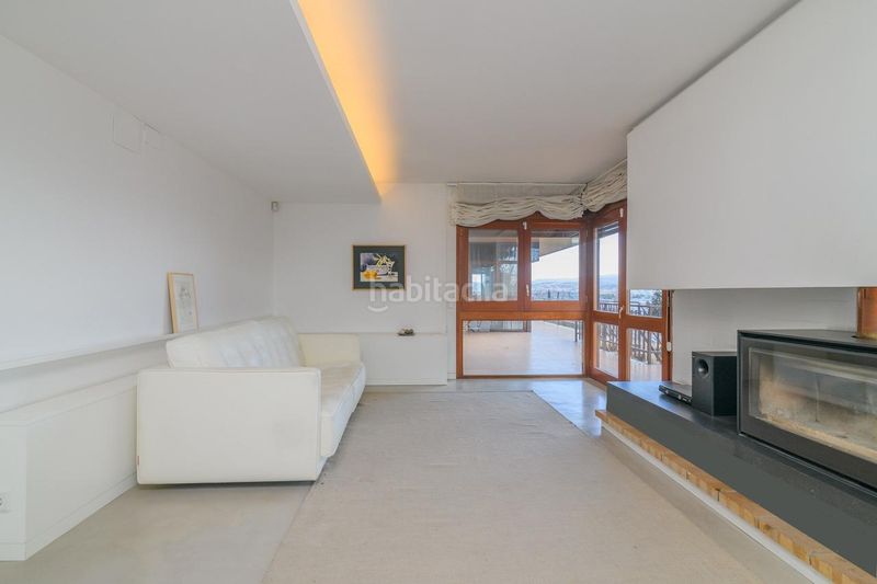Foto 182ad6da-2932-4417-91e9-1bd480f7d84c. Casa amb calefacció aparcament piscina a bases de Manresa - carretera de santpedor Manresa