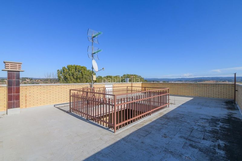 Foto ad0cf800-5964-4890-b7d8-dd52a53ba33f. Casa amb calefacció aparcament piscina a bases de Manresa - carretera de santpedor Manresa