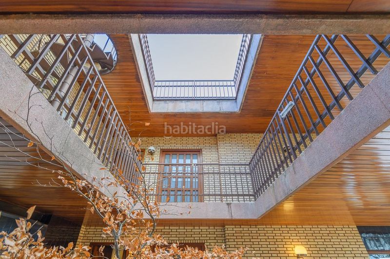 Foto ae634483-d5a8-45e6-8b6f-7b458dffc877. Casa amb calefacció aparcament piscina a bases de Manresa - carretera de santpedor Manresa