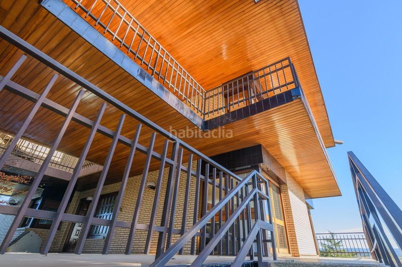 Foto ec5e8898-9e3a-4828-8210-4a4886cf4b5c. Casa amb calefacció aparcament piscina a bases de Manresa - carretera de santpedor Manresa