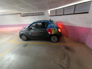 Aparcament cotxe a Pau vila 17. Parquing para coche pequeño o varias motos