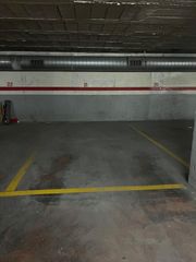Posto auto in Calle amadeu vives 2. Plaza de parking para coche grande en venta