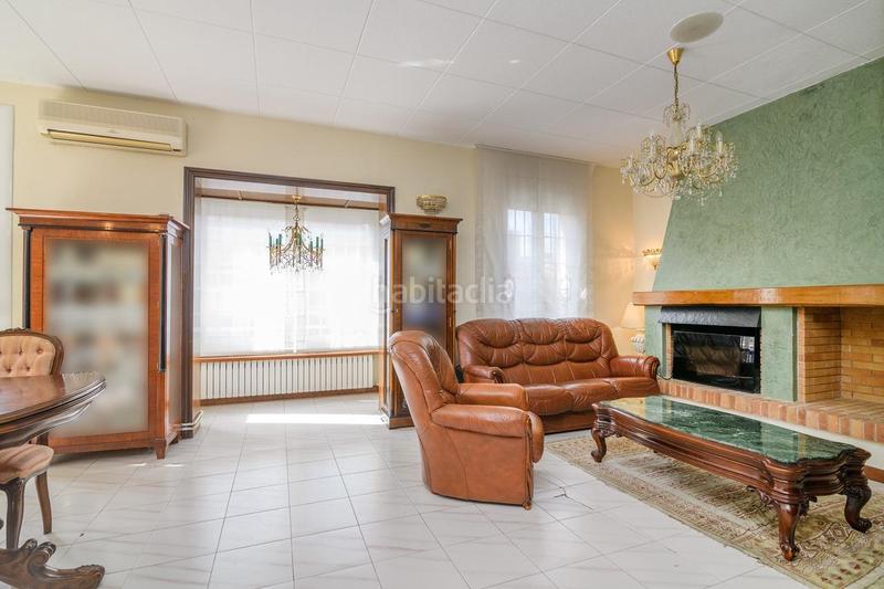 Foto 4bd97e4f-9fd1-4a21-a21c-2c2c1265731a. Piso un refugi al centre jardí, piscina i espai per a tot el que et fa feliç en Manresa